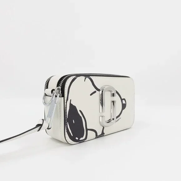 Marc Jacobs x Peanuts Snoopy The Snapshot Logo Plaque Crossbody Bag White OS - Picture 4 of 14